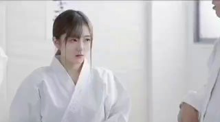 看起来贤淑的女老师 在外面却如此淫蕩样
